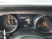 ✅ 2018 Jeep Wrangler Unlimited Sahara • VIN: 1C4HJXENXJW314864 • Lot: 71214395. Wystawiony na Copart z przebiegiem 95 394 mil. Bezpłatny archiwum sprzedaży aukcyjnych z USA i szczegółowy raport historii pojazdu na DreamBid. Zdjęcie 9.