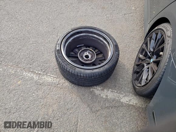 ✅ 2022 BMW 7 Series 750i xDrive • VIN: WBA7U2C03NCH46779 • Lot: 95719075. Wystawiony na Copart z przebiegiem 44 587 mil. Bezpłatny archiwum sprzedaży aukcyjnych z USA i szczegółowy raport historii pojazdu na DreamBid. Zdjęcie 12.