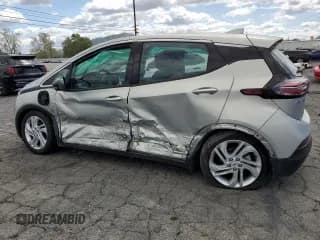 ✅ 2023 Chevrolet Bolt EV 1LT • VIN: 1G1FW6S00P4115993 • Lot: 51613375. Wystawiony na Copart z przebiegiem 65 896 mil. Bezpłatny archiwum sprzedaży aukcyjnych z USA i szczegółowy raport historii pojazdu na DreamBid. Zdjęcie 2.