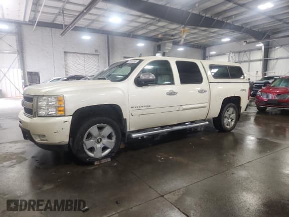 ✅ 2011 Chevrolet Silverado 1500 LTZ • VIN: 3GCPKTE33BG319842 • Lot: 71033165. Listed on Copart with 221,471 mi. Free auction sales archive from the USA and detailed vehicle history report at DreamBid. Image 1.
