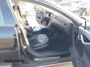 ✅ 2013 Tesla Model S • VIN: 5YJSA1DN7DFP13423 • Lot: 43874538. Wystawiony na IAAI z przebiegiem 105 309 mil. Bezpłatny archiwum sprzedaży aukcyjnych z USA i szczegółowy raport historii pojazdu na DreamBid. Zdjęcie 5.