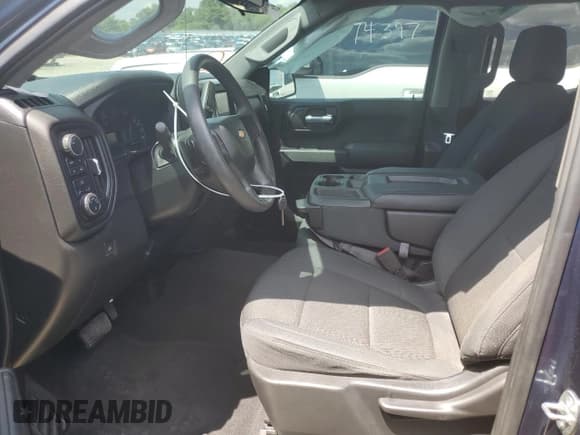 ✅ 2020 Chevrolet Silverado 1500 Custom • VIN: 1GCRYBEF9LZ188106 • Lot: 52936954. Wystawiony na Copart z przebiegiem 48 243 mil. Bezpłatny archiwum sprzedaży aukcyjnych z USA i szczegółowy raport historii pojazdu na DreamBid. Zdjęcie 7.