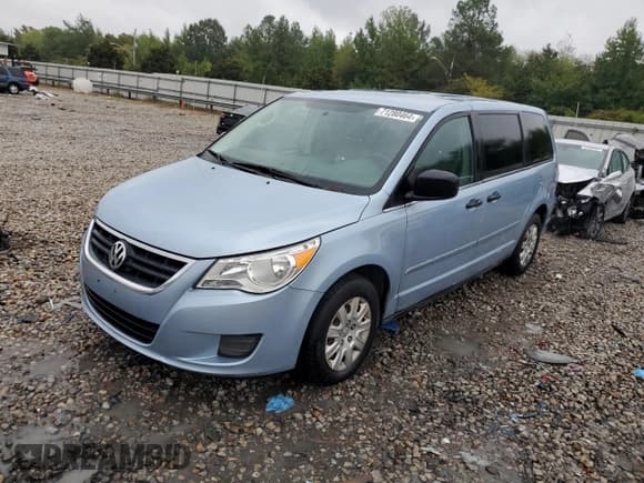 ✅ 2012 Volkswagen Routan S • VIN: 2C4RVAAG4CR321673 • Lot: 71280464. Wystawiony na Copart z przebiegiem 182 728 mil. Bezpłatny archiwum sprzedaży aukcyjnych z USA i szczegółowy raport historii pojazdu na DreamBid. Zdjęcie 1.