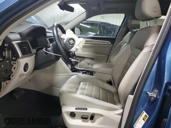 ✅ 2019 Volkswagen Atlas SEL Premium • VIN: 1V2NR2CA7KC585008 • Lot: 92229565. Wystawiony na Copart z przebiegiem 92 731 mil. Bezpłatny archiwum sprzedaży aukcyjnych z USA i szczegółowy raport historii pojazdu na DreamBid. Zdjęcie 7.