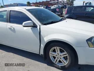 ✅ 2010 Dodge Avenger R/T • VIN: 1B3CC5FB0AN114421 • Лот: 41429805. Опубликован ранее на IAAI с пробегом 166 804 миль. Бесплатный доступ к архиву аукционных продаж из США и подробный отчёт об истории автомобиля на DreamBid. Изображение 6.