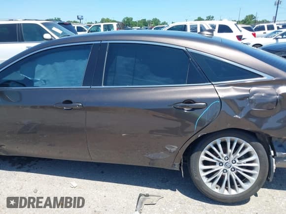 ✅ 2020 Toyota Avalon Limited • VIN: 4T1CZ1FB7LU042336 • Lot: 42186347. Wystawiony na IAAI z przebiegiem 98 049 mil. Bezpłatny archiwum sprzedaży aukcyjnych z USA i szczegółowy raport historii pojazdu na DreamBid. Zdjęcie 14.
