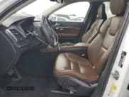 ✅ 2019 Volvo XC90 Momentum • VIN: YV4A22PK5K1444180 • Lot: 71749725. Wystawiony na Copart z przebiegiem 33 022 mil. Bezpłatny archiwum sprzedaży aukcyjnych z USA i szczegółowy raport historii pojazdu na DreamBid. Zdjęcie 7.