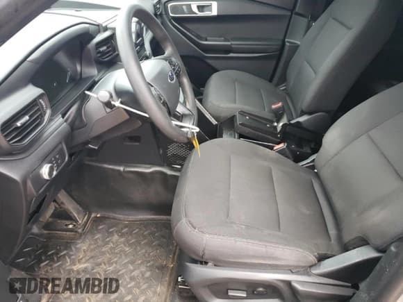 ✅ 2021 Ford Police Interceptor Utility • VIN: 1FM5K8AC6MGC01790 • Lot: 48954215. Wystawiony na Copart z przebiegiem 111 351 mil. Bezpłatny archiwum sprzedaży aukcyjnych z USA i szczegółowy raport historii pojazdu na DreamBid. Zdjęcie 7.