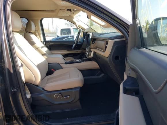 ✅ 2023 Ford Expedition Max Limited • VIN: 1FMJK1K83PEA16550 • Lot: 41971481. Wystawiony na IAAI z przebiegiem 33 912 mil. Bezpłatny archiwum sprzedaży aukcyjnych z USA i szczegółowy raport historii pojazdu na DreamBid. Zdjęcie 5.