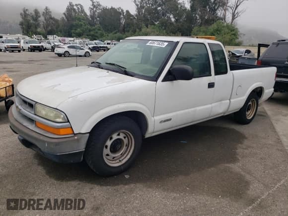 ✅ 2002 Chevrolet S-10 Fleet • VIN: 1GCCS195828229493 • Лот: 60671635. Опубликован ранее на Copart с пробегом 65 255 миль. Бесплатный доступ к архиву аукционных продаж из США и подробный отчёт об истории автомобиля на DreamBid. Изображение 1.