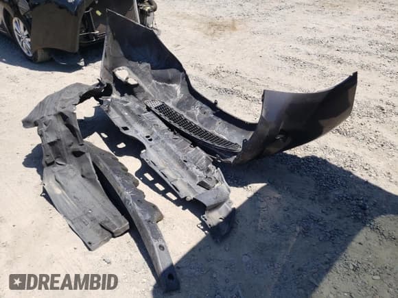 ✅ 2012 Toyota Sienna XLE AAS • VIN: 5TDYK3DC5CS209528 • Лот: 60453395. Опубликован ранее на Copart с пробегом 166 320 миль. Бесплатный доступ к архиву аукционных продаж из США и подробный отчёт об истории автомобиля на DreamBid. Изображение 13.