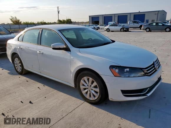 ✅ 2015 Volkswagen Passat Wolfsburg Edition • VIN: 1VWAT7A35FC048465 • Lot: 71685015. Listed on Copart with 107,684 mi. Free auction sales archive from the USA and detailed vehicle history report at DreamBid. Image 4.