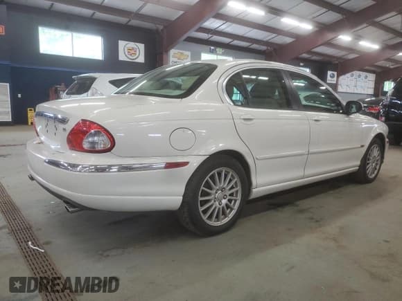 ✅ 2008 Jaguar X-Type • VIN: SAJWA51A38WJ38623 • Лот: 55087715. Опубликован ранее на Copart с пробегом 205 339 миль. Бесплатный доступ к архиву аукционных продаж из США и подробный отчёт об истории автомобиля на DreamBid. Изображение 3.