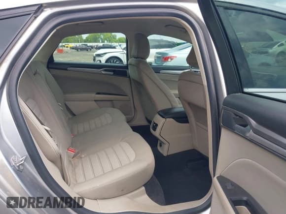 ✅ 2020 Ford Fusion SE • VIN: 3FA6P0HD5LR262877 • Lot: 42243525. Wystawiony na IAAI z przebiegiem 53 071 mil. Bezpłatny archiwum sprzedaży aukcyjnych z USA i szczegółowy raport historii pojazdu na DreamBid. Zdjęcie 8.