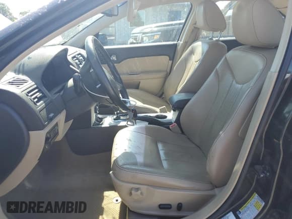 ✅ 2010 Mercury Milan Premier • VIN: 3MEHM0CG6AR652301 • Lot: 62368565. Wystawiony na Copart z przebiegiem 153 300 mil. Bezpłatny archiwum sprzedaży aukcyjnych z USA i szczegółowy raport historii pojazdu na DreamBid. Zdjęcie 7.