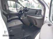 ✅ 2024 Ford Transit Passenger XL • VIN: 1FBAX2YGXRKA21621 • Lot: 43627149. Wystawiony na IAAI z przebiegiem 29 309 mil. Bezpłatny archiwum sprzedaży aukcyjnych z USA i szczegółowy raport historii pojazdu na DreamBid. Zdjęcie 5.