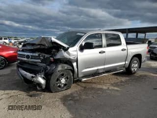 ✅ 2017 Toyota Tundra SR5 • VIN: 5TFEM5F19HX120390 • Lot: 92393655. Wystawiony na Copart z przebiegiem 171 660 mil. Bezpłatny archiwum sprzedaży aukcyjnych z USA i szczegółowy raport historii pojazdu na DreamBid. Zdjęcie 1.