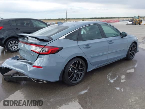 ✅ 2024 Honda Civic Sport Touring • VIN: 19XFL1G88RE011755 • Lot: 43459157. Listed on IAAI with 5,597 mi. Free auction sales archive from the USA and detailed vehicle history report at DreamBid. Image 4.