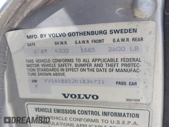 ✅ 1989 Volvo 240 DL • VIN: YV1AX8852K1834731 • Lot: 42278781. Wystawiony na IAAI z przebiegiem 288 726 mil. Bezpłatny archiwum sprzedaży aukcyjnych z USA i szczegółowy raport historii pojazdu na DreamBid. Zdjęcie 9.