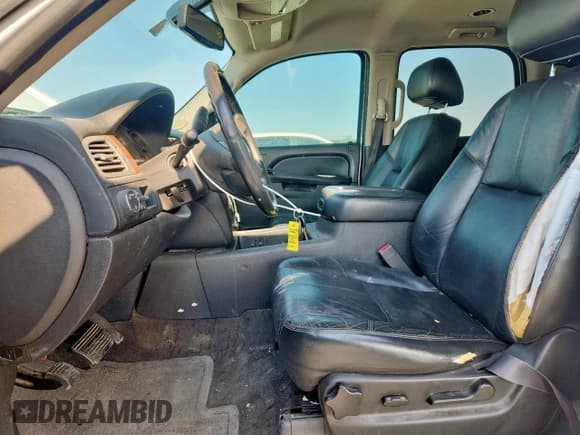 ✅ 2012 Chevrolet Tahoe LT • VIN: 1GNSCBE00CR225319 • Lot: 72079355. Wystawiony na Copart z przebiegiem 198 592 mil. Bezpłatny archiwum sprzedaży aukcyjnych z USA i szczegółowy raport historii pojazdu na DreamBid. Zdjęcie 7.