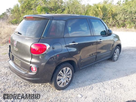 ✅ 2016 FIAT 500L Pop • VIN: ZFBCFAAH3GZ038515 • Lot: 42088460. Wystawiony na IAAI z przebiegiem 107 004 mil. Bezpłatny archiwum sprzedaży aukcyjnych z USA i szczegółowy raport historii pojazdu na DreamBid. Zdjęcie 4.