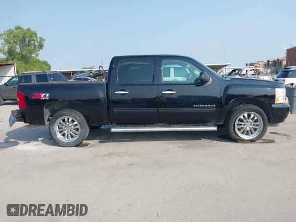 ✅ 2011 Chevrolet Silverado 1500 LTZ • VIN: 3GCPKTE38BG140597 • Lot: 43070304. Wystawiony na IAAI z przebiegiem 181 113 mil. Bezpłatny archiwum sprzedaży aukcyjnych z USA i szczegółowy raport historii pojazdu na DreamBid. Zdjęcie 13.