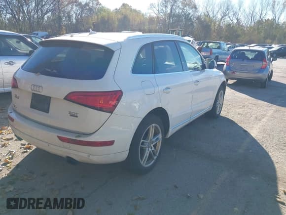 ✅ 2017 Audi Q5 Premium Plus • VIN: WA1L2AFP6HA059913 • Lot: 43661885. Wystawiony na IAAI z przebiegiem 146 037 mil. Bezpłatny archiwum sprzedaży aukcyjnych z USA i szczegółowy raport historii pojazdu na DreamBid. Zdjęcie 4.
