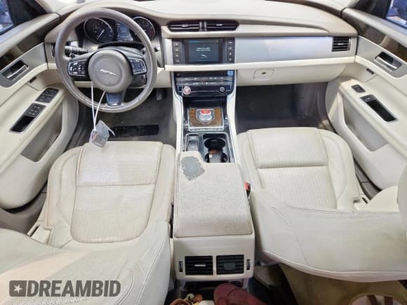 ✅ 2016 Jaguar XF 35t Prestige • VIN: SAJBE4BV3GCY06368 • Lot: 67263315. Listed on Copart with 217,450 mi. Free auction sales archive from the USA and detailed vehicle history report at DreamBid. Image 8.