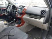 ✅ 2008 Toyota RAV4 Limited • VIN: JTMZK31V486011945 • Лот: 42421736. Опубликован ранее на IAAI с пробегом 164 927 миль. Бесплатный доступ к архиву аукционных продаж из США и подробный отчёт об истории автомобиля на DreamBid. Изображение 5.
