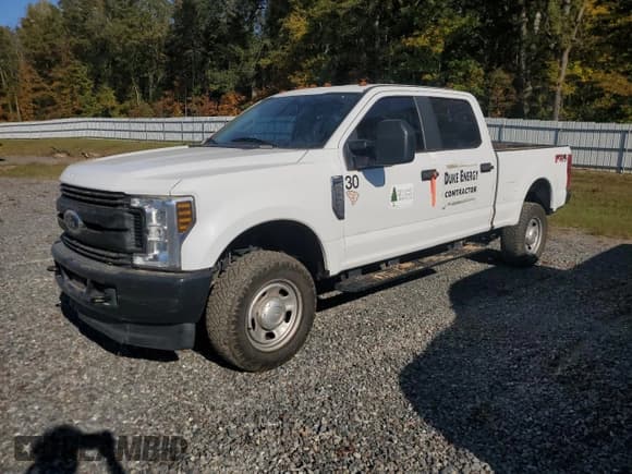 ✅ 2019 Ford F-350 XL • VIN: 1FT8W3B63KEE26212 • Lot: 74526494. Wystawiony na Copart z przebiegiem Nie podano. Bezpłatny archiwum sprzedaży aukcyjnych z USA i szczegółowy raport historii pojazdu na DreamBid. Zdjęcie 1.