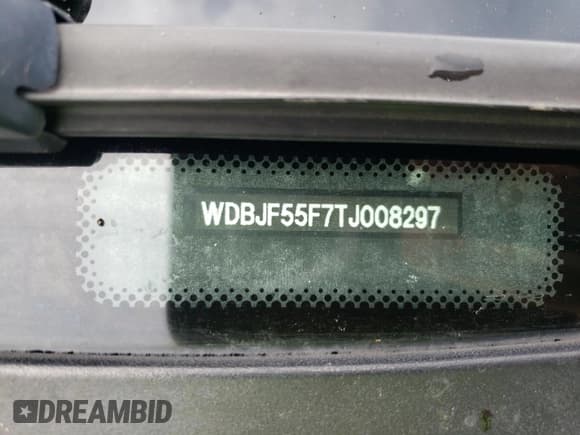 ✅ 1996 Mercedes-Benz E 320 • VIN: WDBJF55F7TJ008297 • Lot: 57454525. Listed on Copart with 140,889 mi. Free auction sales archive from the USA and detailed vehicle history report at DreamBid. Image 12.