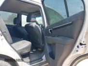 ✅ 2008 Hyundai Santa Fe SE • VIN: 5NMSH13E38H135872 • Lot: 43025102. Wystawiony na IAAI z przebiegiem 211 947 mil. Bezpłatny archiwum sprzedaży aukcyjnych z USA i szczegółowy raport historii pojazdu na DreamBid. Zdjęcie 8.