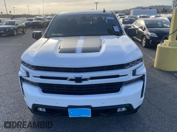 ✅ 2020 Chevrolet Silverado 1500 RST • VIN: 1GCUYEEL8LZ230024 • Lot: 42311134. Wystawiony na IAAI z przebiegiem 141 571 mil. Bezpłatny archiwum sprzedaży aukcyjnych z USA i szczegółowy raport historii pojazdu na DreamBid. Zdjęcie 6.