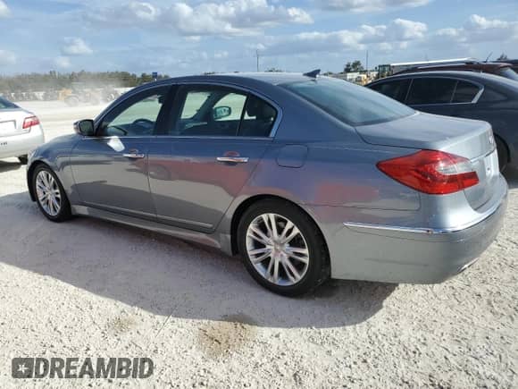 2014 Hyundai Genesis 3.8L с VIN KMHGC4DD5EU260223, выставлен на аукционе Copart как лот 76933404 с пробегом 31 819 миль миль и Списание • Salvage title. История ставок и продаж доступна на DreamBid. Изображение 2.