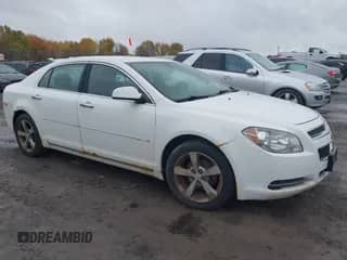 2012 Chevrolet Malibu 1LT z VIN 1G1ZC5E03CF177611, wystawiony jako IAAI lot #43491959 z przebiegiem 140 891 mil mil oraz . Historia ofert i sprzedaży dostępna na DreamBid. Obrazek 1.