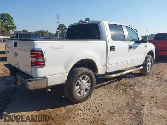 ✅ 2005 Ford F-150 XLT • VIN: 1FTPW14505KE06364 • Lot: 43413719. Wystawiony na IAAI z przebiegiem 189 453 mil. Bezpłatny archiwum sprzedaży aukcyjnych z USA i szczegółowy raport historii pojazdu na DreamBid. Zdjęcie 4.