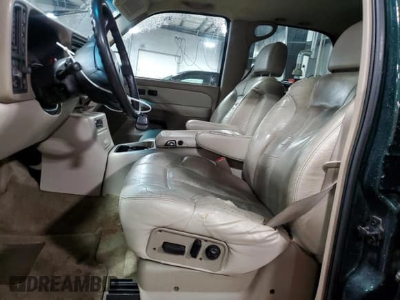 ✅ 2002 Chevrolet Tahoe LS • VIN: 1GNEK13Z02R299012 • Lot: 62668835. Listed on Copart with 168,405 mi. Free auction sales archive from the USA and detailed vehicle history report at DreamBid. Image 7.