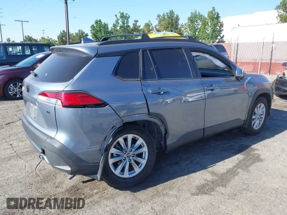 ✅ 2022 Toyota Corolla Cross LE • VIN: 7MUBAAAG3NV033480 • Лот: 43096425. Опубликован ранее на IAAI с пробегом 49 766 миль. Бесплатный доступ к архиву аукционных продаж из США и подробный отчёт об истории автомобиля на DreamBid. Изображение 4.