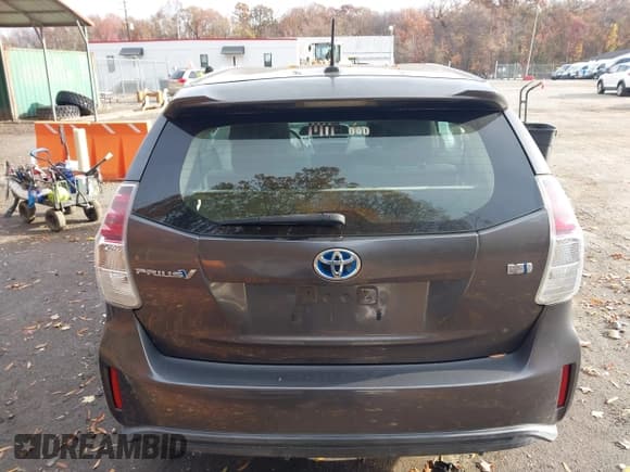 ✅ 2015 Toyota Prius Two • VIN: JTDZN3EUXFJ027358 • Lot: 43664740. Listed on IAAI with 158,726 mi. Free auction sales archive from the USA and detailed vehicle history report at DreamBid. Image 16.