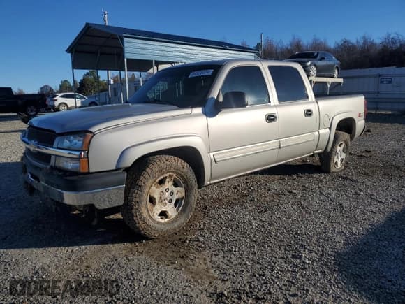✅ 2004 Chevrolet Silverado 1500 LS • VIN: 2GCEK13T941382163 • Lot: 84823424. Wystawiony na Copart z przebiegiem 207 003 mil. Bezpłatny archiwum sprzedaży aukcyjnych z USA i szczegółowy raport historii pojazdu na DreamBid. Zdjęcie 1.