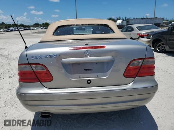 ✅ 2003 Mercedes-Benz CLK 430 • VIN: WDBLK70G63T141265 • Лот: 61462795. Опубликован ранее на Copart с пробегом 135 733 миль. Бесплатный доступ к архиву аукционных продаж из США и подробный отчёт об истории автомобиля на DreamBid. Изображение 6.
