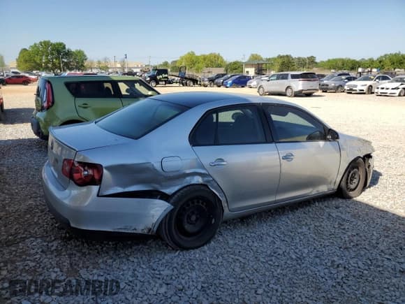 ✅ 2005 Volkswagen Jetta 2.5L • VIN: 3VWSF71KX5M616418 • Lot: 53319595. Listed on Copart with 279,284 mi. Free auction sales archive from the USA and detailed vehicle history report at DreamBid. Image 3.