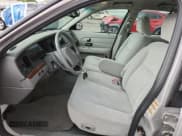 ✅ 2004 Ford Crown Victoria LX • VIN: 2FAHP74W14X105763 • Lot: 80833475. Wystawiony na Copart z przebiegiem 75 376 mil. Bezpłatny archiwum sprzedaży aukcyjnych z USA i szczegółowy raport historii pojazdu na DreamBid. Zdjęcie 7.