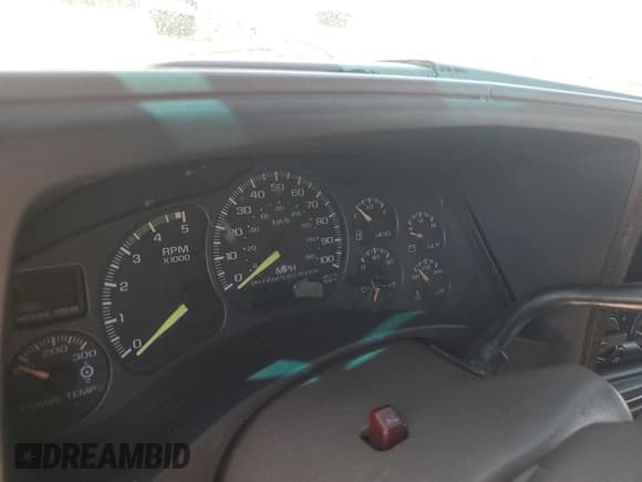 ✅ 2001 Chevrolet Silverado 2500HD • VIN: 1GCHK23161F128318 • Lot: 70668355. Wystawiony na Copart z przebiegiem Nie podano. Bezpłatny archiwum sprzedaży aukcyjnych z USA i szczegółowy raport historii pojazdu na DreamBid. Zdjęcie 9.