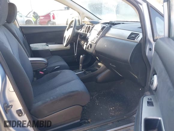 ✅ 2010 Nissan Versa S • VIN: 3N1BC1CP2AL441344 • Lot: 41473083. Listed on IAAI with 183,932 mi. Free auction sales archive from the USA and detailed vehicle history report at DreamBid. Image 5.