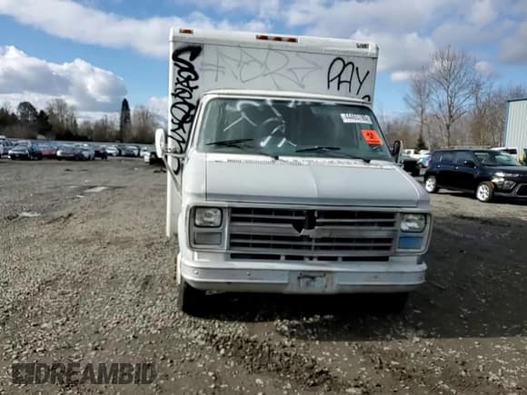 ✅ 1988 Chevrolet Chevy • VIN: 2GCHG31K1J4155953 • Лот: 44465785. Опубликован ранее на Copart с пробегом 68 797 миль. Бесплатный доступ к архиву аукционных продаж из США и подробный отчёт об истории автомобиля на DreamBid. Изображение 11.