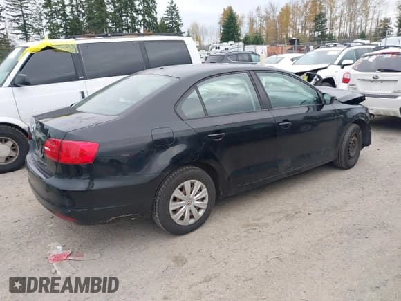 ✅ 2014 Volkswagen Jetta S • VIN: 3VW2K7AJ3EM277231 • Lot: 43783269. Wystawiony na IAAI z przebiegiem 145 506 mil. Bezpłatny archiwum sprzedaży aukcyjnych z USA i szczegółowy raport historii pojazdu na DreamBid. Zdjęcie 4.