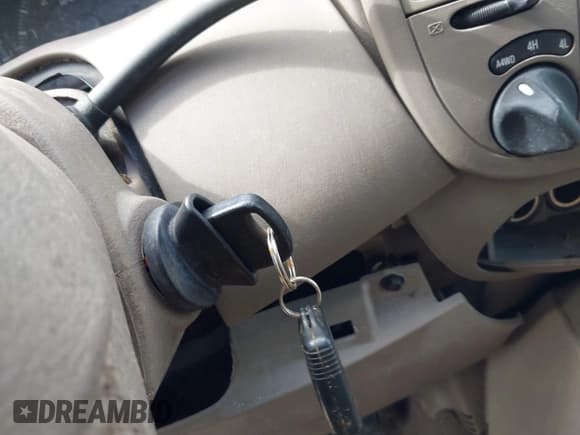 ✅ 2000 Ford Expedition Eddie Bauer • VIN: 1FMPU18L5YLC36320 • Lot: 42355865. Listed on IAAI with 221,787 mi. Free auction sales archive from the USA and detailed vehicle history report at DreamBid. Image 11.