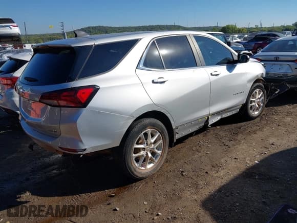 ✅ 2022 Chevrolet Equinox LT • VIN: 3GNAXUEV6NL207408 • Lot: 43346639. Wystawiony na IAAI z przebiegiem 91 185 mil. Bezpłatny archiwum sprzedaży aukcyjnych z USA i szczegółowy raport historii pojazdu na DreamBid. Zdjęcie 4.