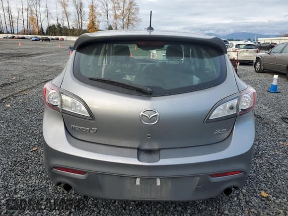 ✅ 2010 Mazda 3 S Sport • VIN: JM1BL1H69A1323375 • Лот: 93337025. Опубликован ранее на Copart с пробегом 93 820 миль. Бесплатный доступ к архиву аукционных продаж из США и подробный отчёт об истории автомобиля на DreamBid. Изображение 6.